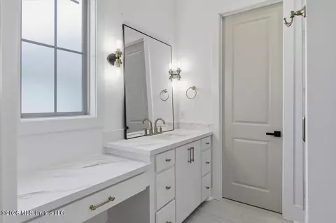 Bath - 115 Genoa Dr, Madison, MS 39110 photo 2 of 7