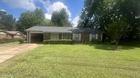 880 South St, Grenada, MS 38901