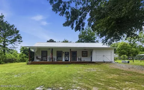 1310 W Border Ave, Wiggins, MS 39577