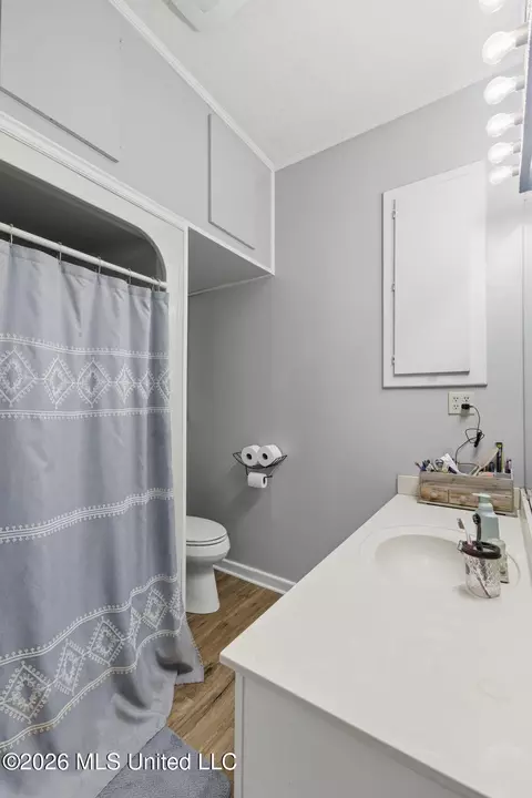Bath - 1310 W Border Ave, Wiggins, MS 39577 photo 1 of 2