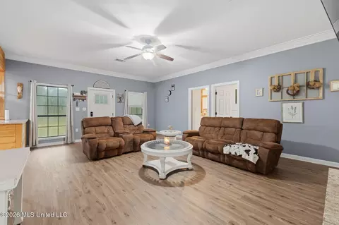 Entry Way - 1310 W Border Ave, Wiggins, MS 39577 photo 1 of 3