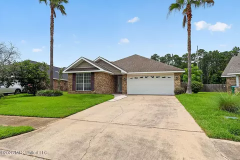 3723 Springwood Ln, Ocean Springs, MS 39564