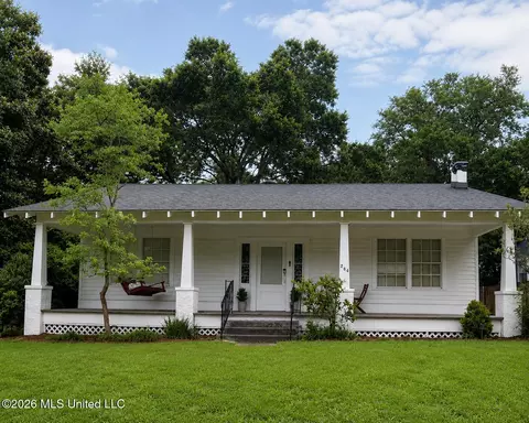 264 N Forrest Ave, Biloxi, MS 39530