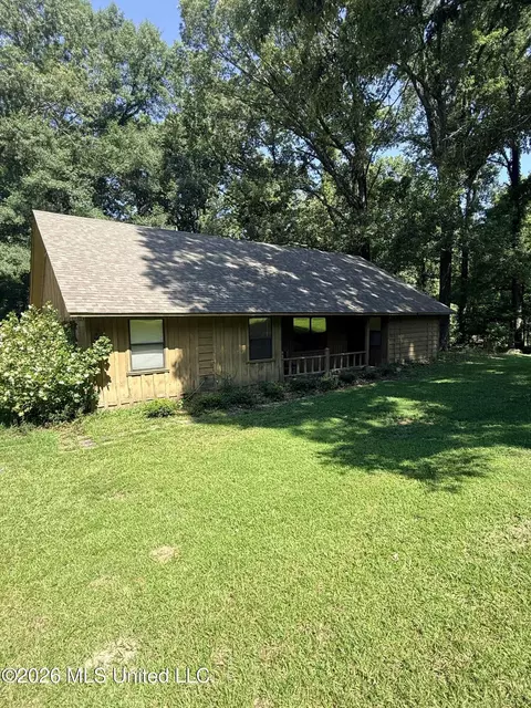 417 Silver Creek Dr, Vicksburg, MS 39180