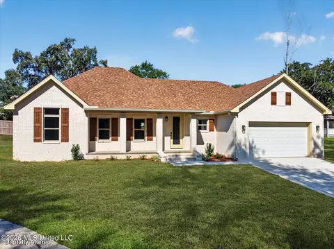 6632 Alii Pl, Diamondhead, MS 39525