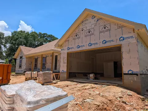 6632 Alii Pl, Diamondhead, MS 39525