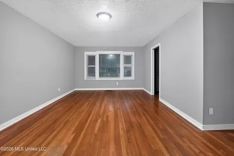 Living - 3110 Peterson Dr, Jackson, MS 39212 photo 3 of 6