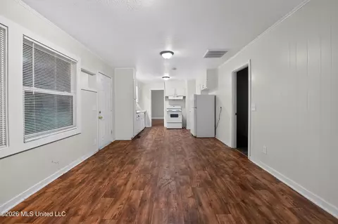 Living - 3110 Peterson Dr, Jackson, MS 39212 photo 4 of 6