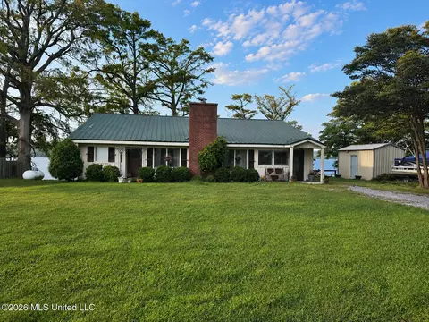 2740 Moon Lake Rd, Coahoma, MS 38617