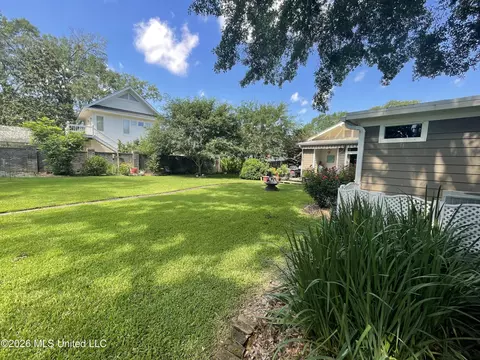 Exterior - 519 S Jackson St, Brookhaven, MS 39601 photo 2 of 8