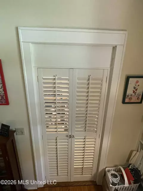 Entry Way - 519 S Jackson St, Brookhaven, MS 39601 photo 1 of 3