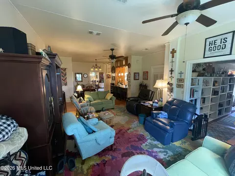 Living - 519 S Jackson St, Brookhaven, MS 39601 photo 3 of 3