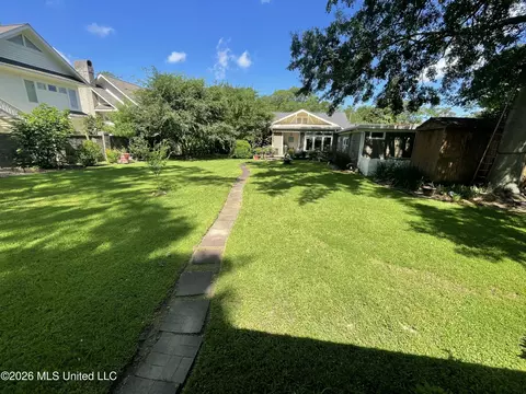 Exterior - 519 S Jackson St, Brookhaven, MS 39601 photo 6 of 8
