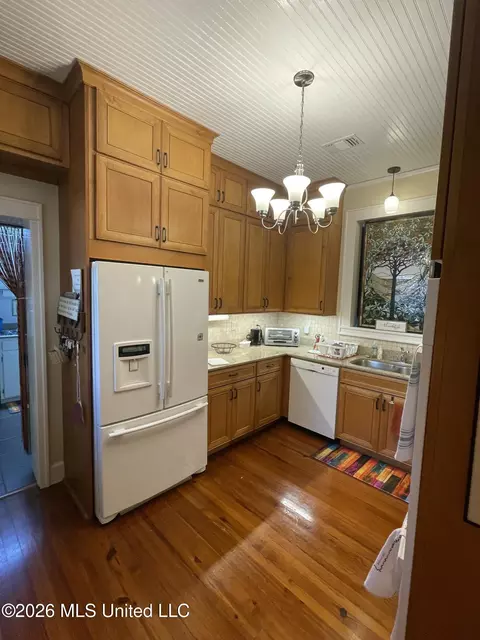 Kitchen - 519 S Jackson St, Brookhaven, MS 39601 photo 4 of 5