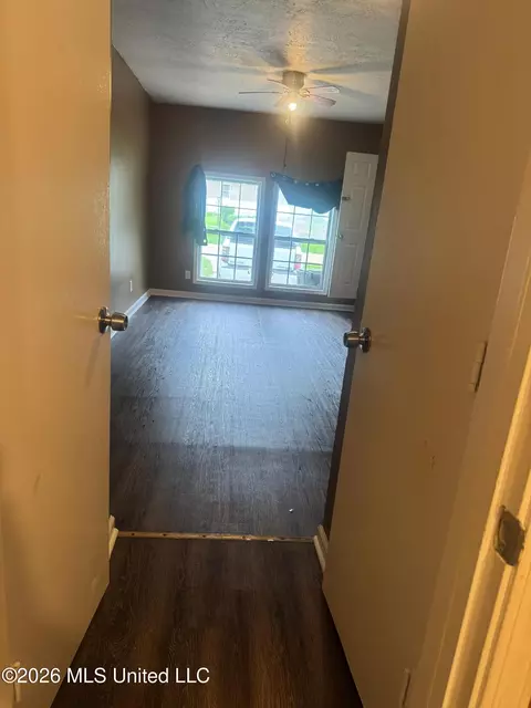Entry Way - 4167 Del Rosa Dr, Jackson, MS 39206 photo 1 of 3