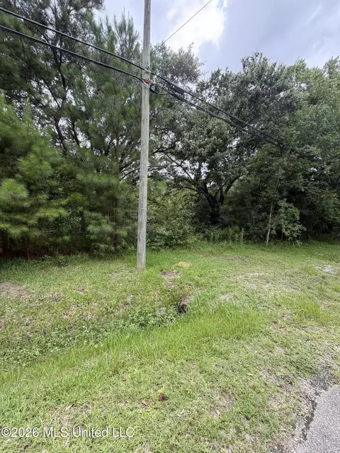 1465 Blue Meadow Rd, Bay Saint Louis, MS 39520