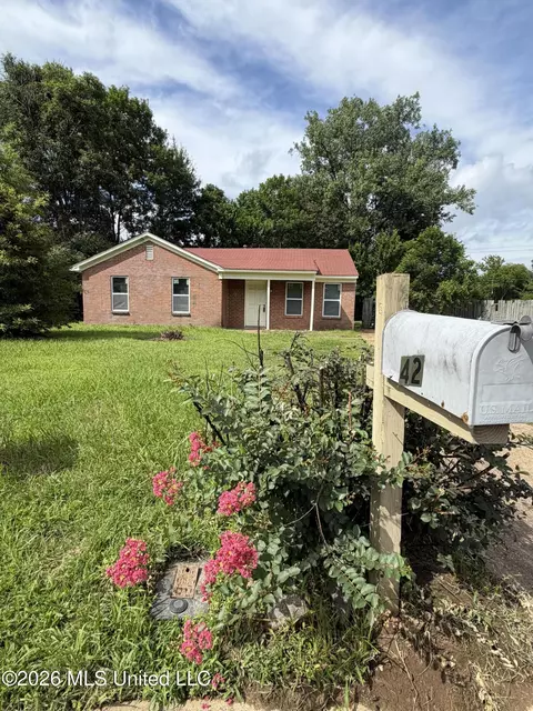 42 Stonebrook Cv, Southaven, MS 38671