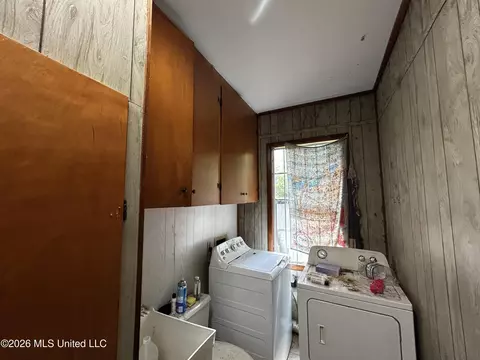 Other - 720 Colonial Cir, Jackson, MS 39211 photo 5 of 8