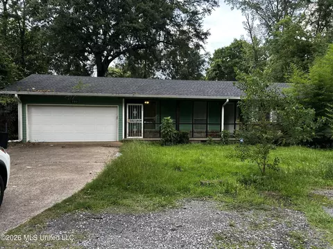 720 Colonial Cir, Jackson, MS 39211
