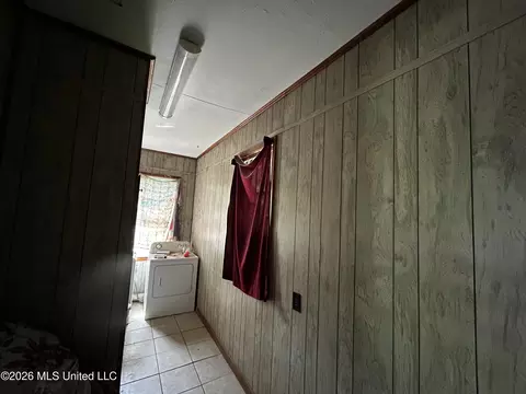 Other - 720 Colonial Cir, Jackson, MS 39211 photo 4 of 8