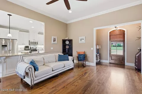 Entry Way - 247 Tucker Dr, Brandon, MS 39042 photo 2 of 2