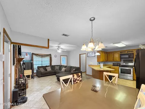 Dining - 2350 S Co Road 114, Magee, MS 39111 photo 2 of 2