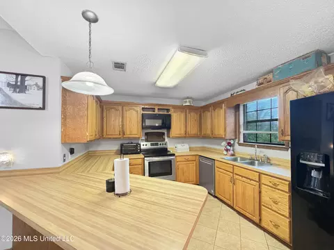 Kitchen - 2350 S Co Road 114, Magee, MS 39111 photo 2 of 2