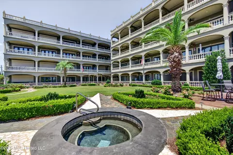 4640 W Beach Blvd #D5, Gulfport, MS 39501