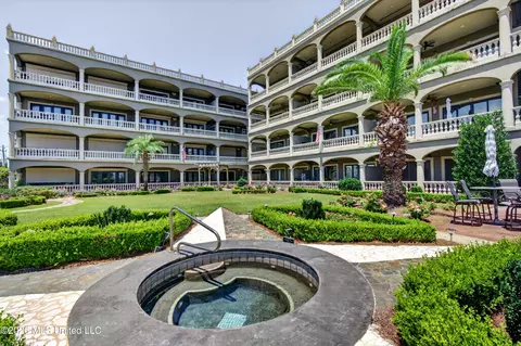 4640 W Beach Blvd #D5, Gulfport, MS 39501