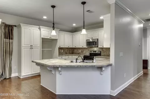 Kitchen - 164 Britton Cir, Flowood, MS 39232 photo 2 of 9