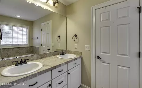 Bath - 164 Britton Cir, Flowood, MS 39232 photo 5 of 7