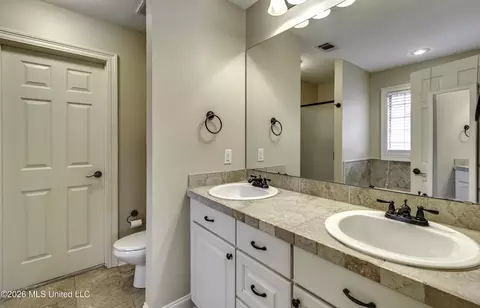 Bath - 164 Britton Cir, Flowood, MS 39232 photo 3 of 7