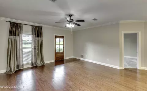 Living - 164 Britton Cir, Flowood, MS 39232 photo 3 of 5