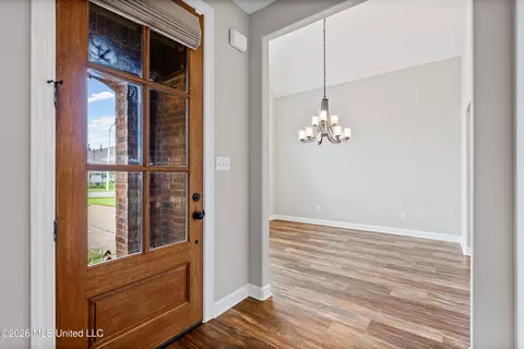 Entry Way - 3452 Kreunen St, Nesbit, MS 38651 photo 1 of 2