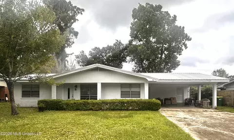6248 Tennyson Dr, Ocean Springs, MS 39564