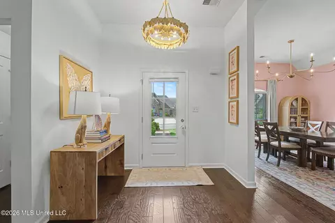Entry Way - 143 Magnolia Gardens Dr, Hernando, MS 38632 photo 1 of 3