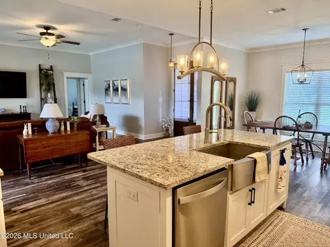 Kitchen - 187 Sandra Parker Dr, Lucedale, MS 39452 photo 10 of 13