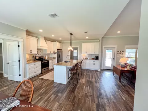 Kitchen - 187 Sandra Parker Dr, Lucedale, MS 39452 photo 6 of 13