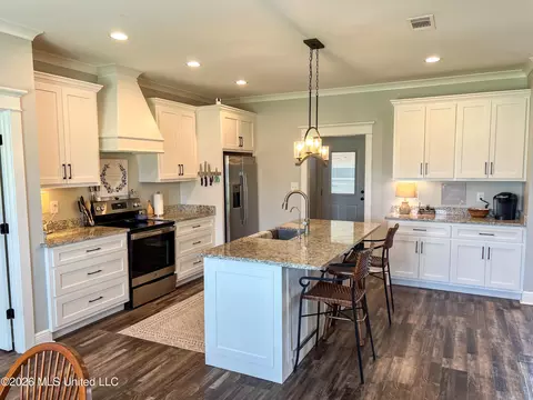 Kitchen - 187 Sandra Parker Dr, Lucedale, MS 39452 photo 2 of 13