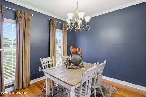 Dining - 406 Pecan Cir, Brandon, MS 39042 photo 1 of 2