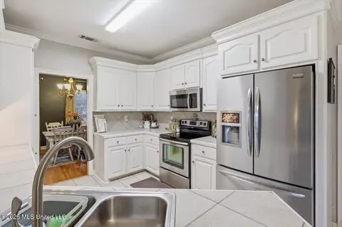 Kitchen - 406 Pecan Cir, Brandon, MS 39042 photo 1 of 4