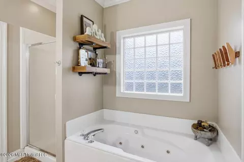 Bath - 406 Pecan Cir, Brandon, MS 39042 photo 2 of 3
