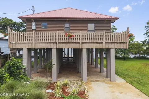 4205 Riverside Dr, Pearlington, MS 39572
