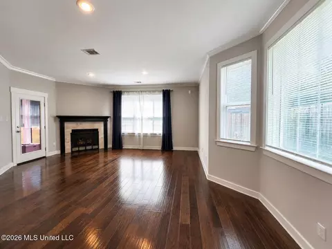 Living - 415 Vicksburg Cv, Hernando, MS 38632 photo 1 of 4