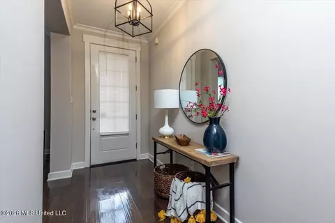 Entry Way - 415 Vicksburg Cv, Hernando, MS 38632 photo 2 of 3