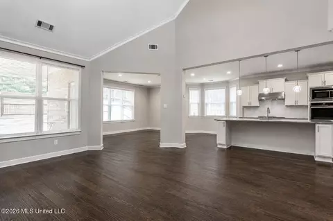 Living - 415 Vicksburg Cv, Hernando, MS 38632 photo 1 of 3