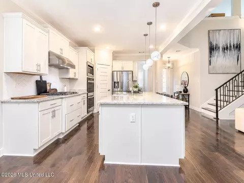 Kitchen - 415 Vicksburg Cv, Hernando, MS 38632 photo 4 of 4
