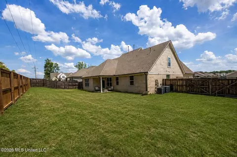 Exterior - 415 Vicksburg Cv, Hernando, MS 38632 photo 2 of 3