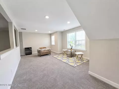 Living - 415 Vicksburg Cv, Hernando, MS 38632 photo 3 of 3