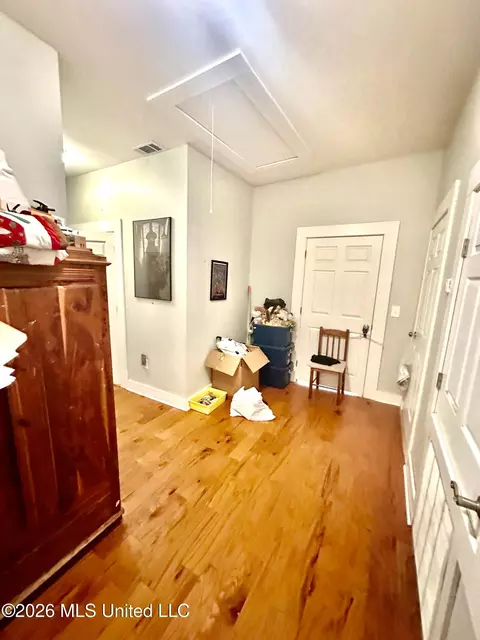 Entry Way - 423 Natchez Ave, Brookhaven, MS 39601 photo 1 of 2